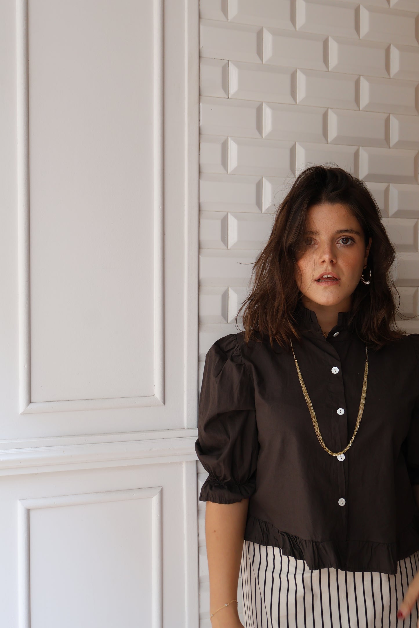 BLUSA BASSIC MARRÓN