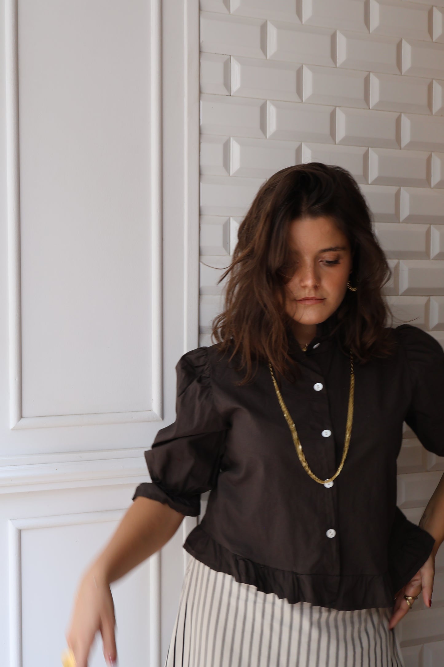 BLUSA BASSIC MARRÓN